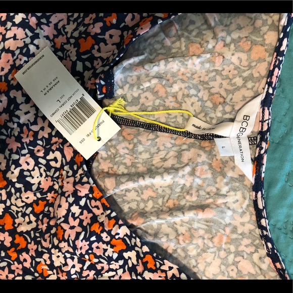 BCBG top new with tags - Picture 3 of 4